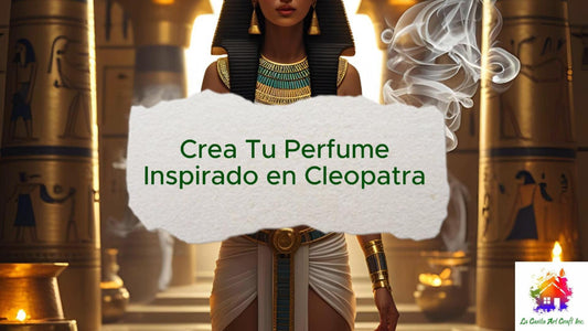 Ilustración artística de Cleopatra con tocado dorado y fondo egipcio, evocando elegancia y misterio. Ideal para representar fragancias artesanales inspiradas en la reina del Nilo.